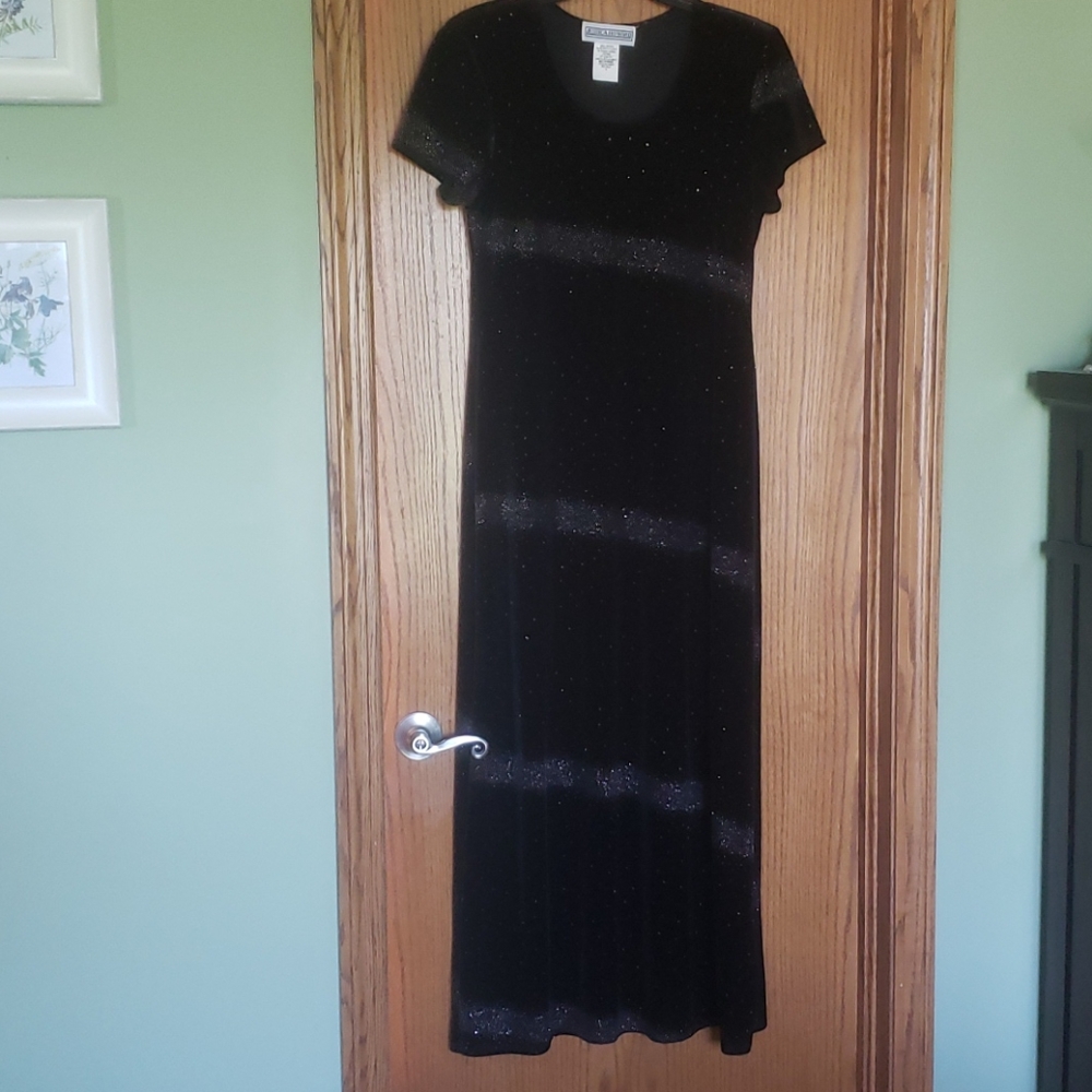 Jessica Howard long black dress